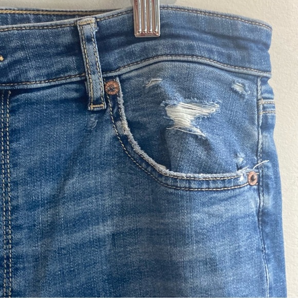 AMERICAN EAGLE Sz 14S Super  High Rise Flare Torn Knee Mid-Wash Jeans - Picture 4 of 13